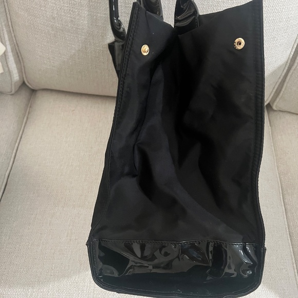 Tory Burch Large Canvas Black Tote w/Patent Leather - Picture 9 of 11